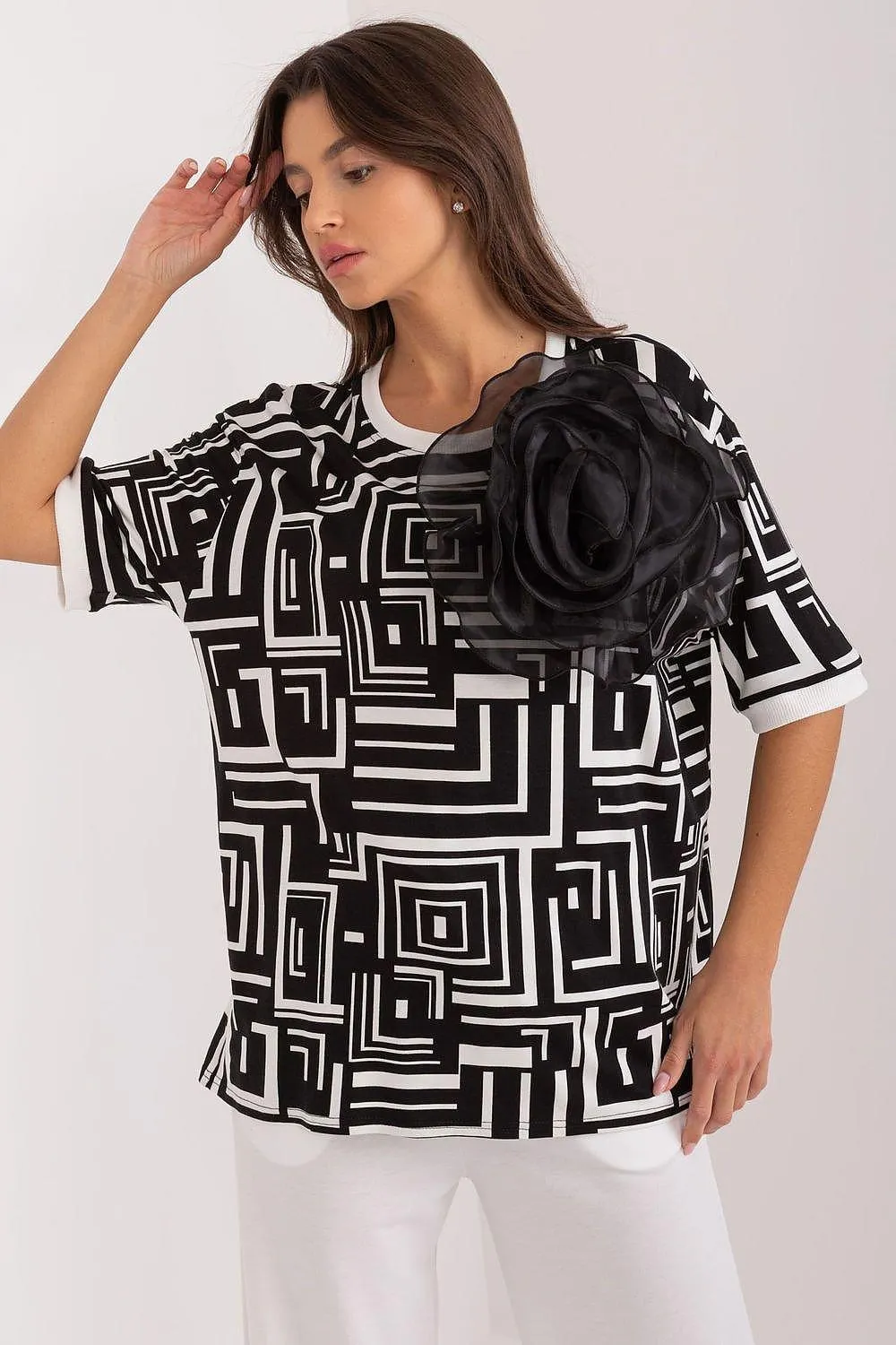 Lakerta elegant everyday blouse