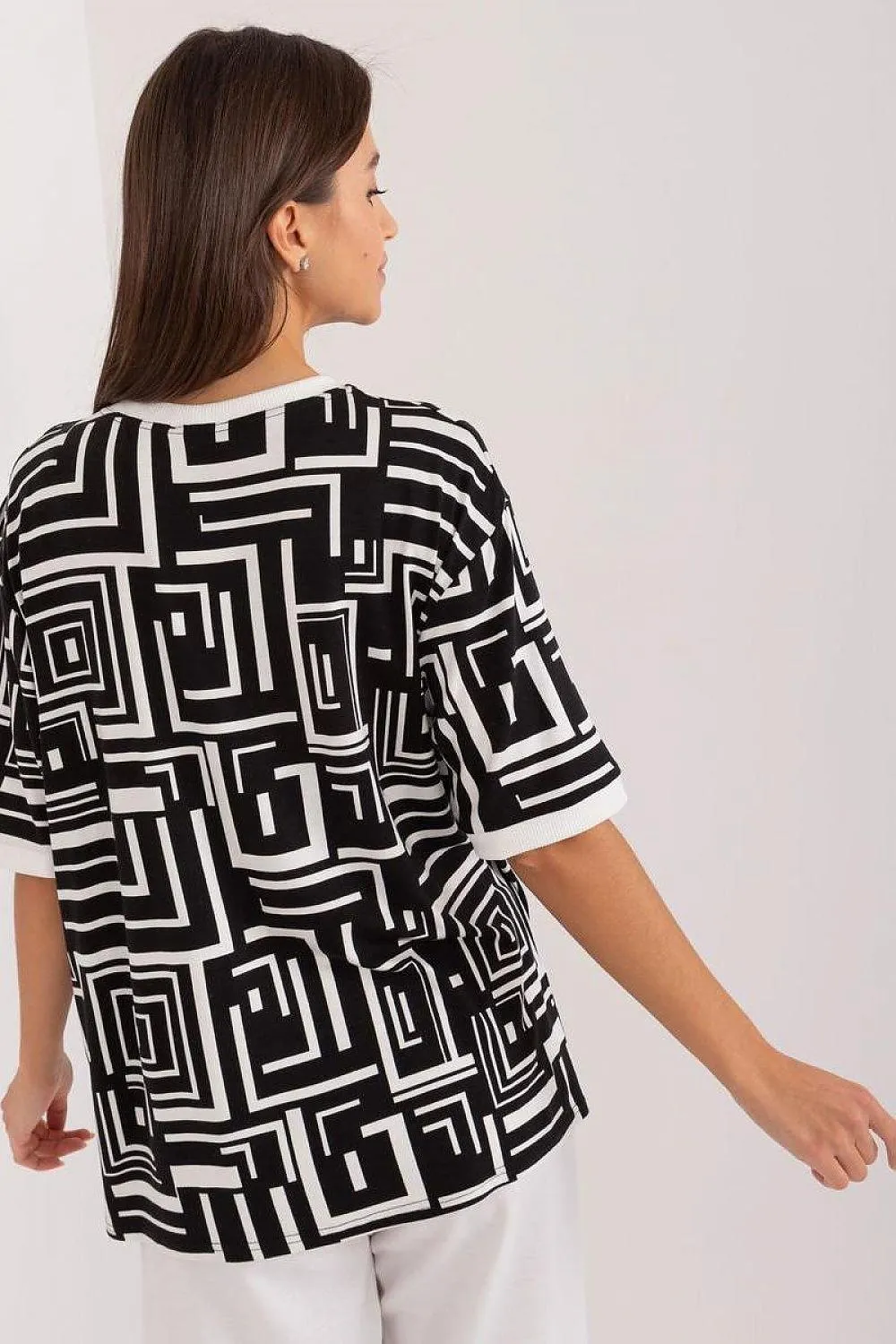 Lakerta elegant everyday blouse